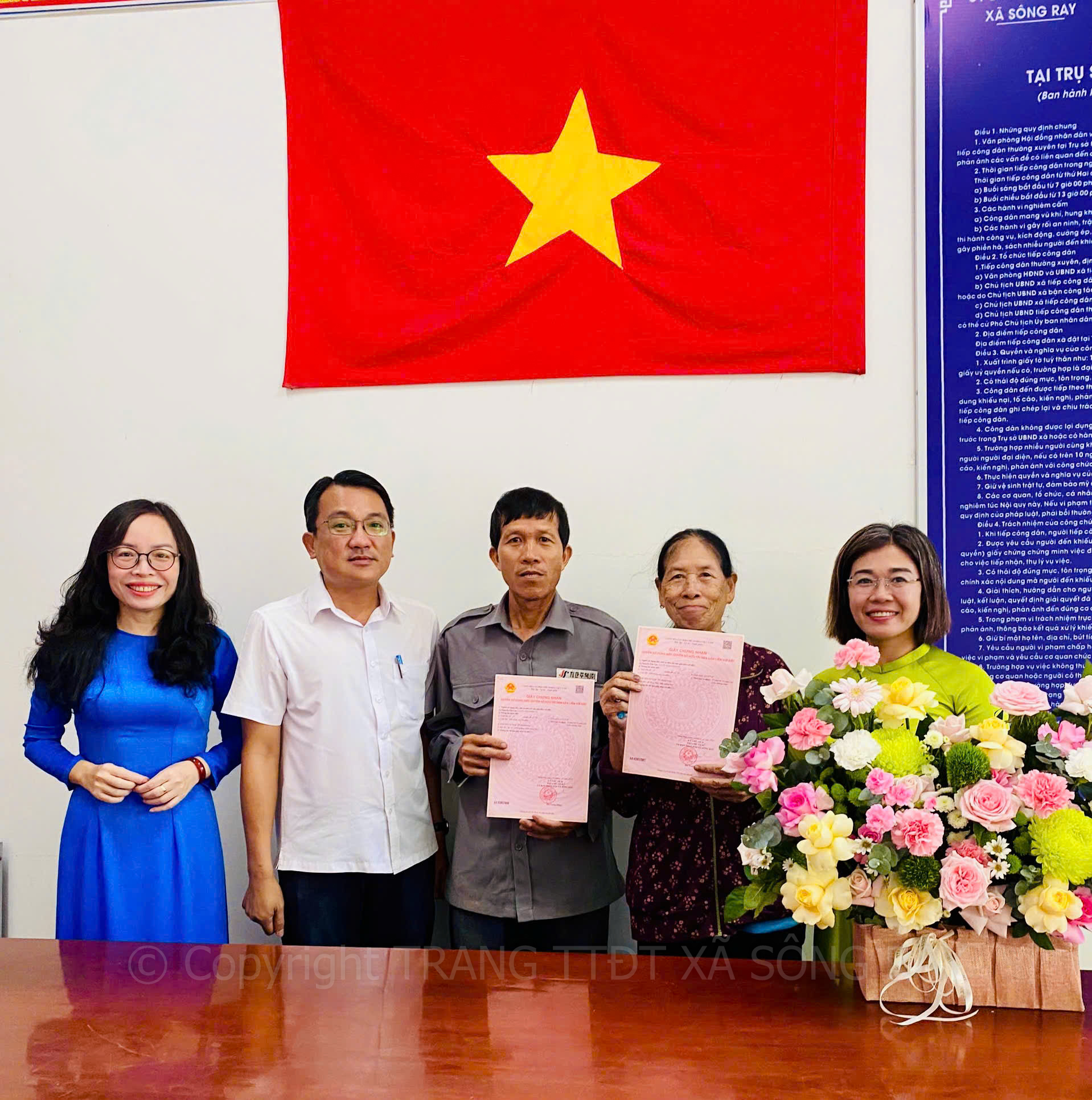 CapSuDungDat xaSongRay