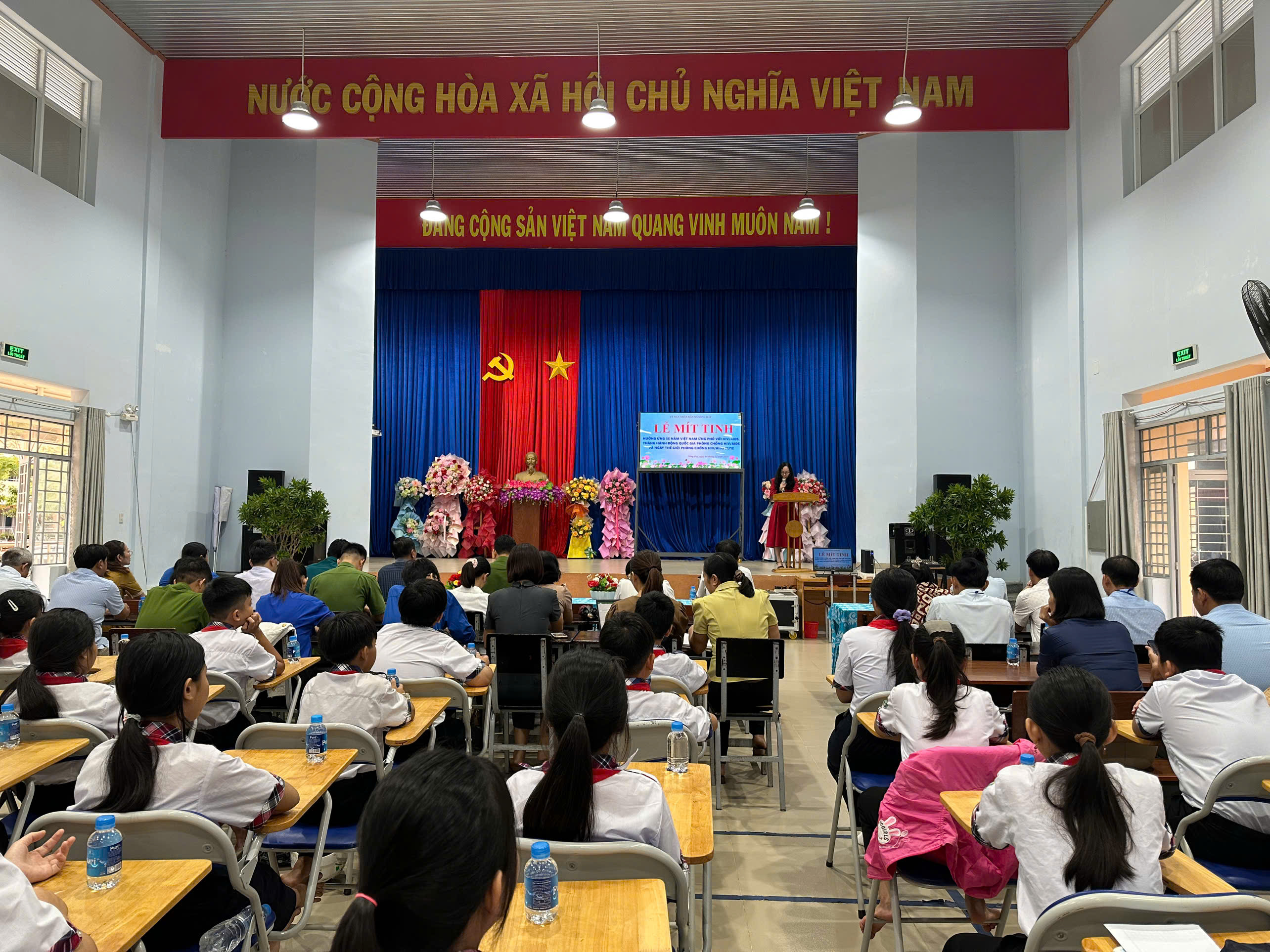 z7295738565369 4fd6dc17d1b542cb3f9609a81291dd83