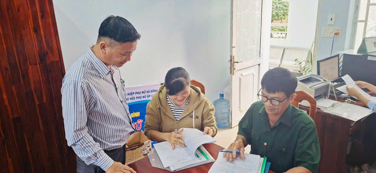 HỘI CỰU CHIẾN BINH XÃ SÔNG RAY KIỂM TRA, HƯỚNG DẪN SỬ DỤNG HIỆU QUẢ NGUỒN VỐN VAY