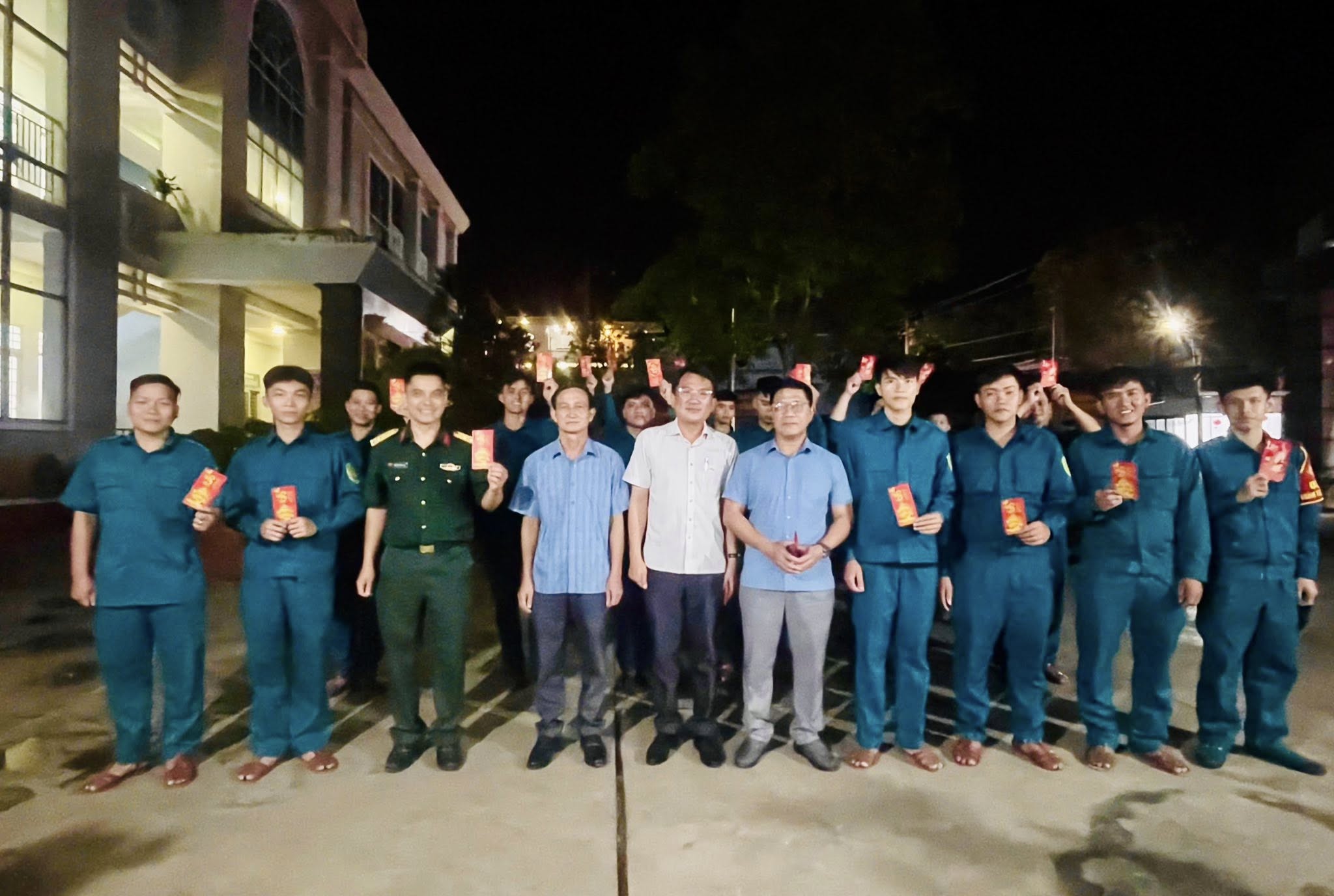 LÃNH ĐẠO ĐẢNG UỶ, UBND XÃ SÔNG RAY THĂM, CHÚC TẾT, ĐỘNG VIÊN LỰC LƯỢNG LÀM NHIỆM VỤ XUYÊN TẾT BÍNH NGỌ 2026