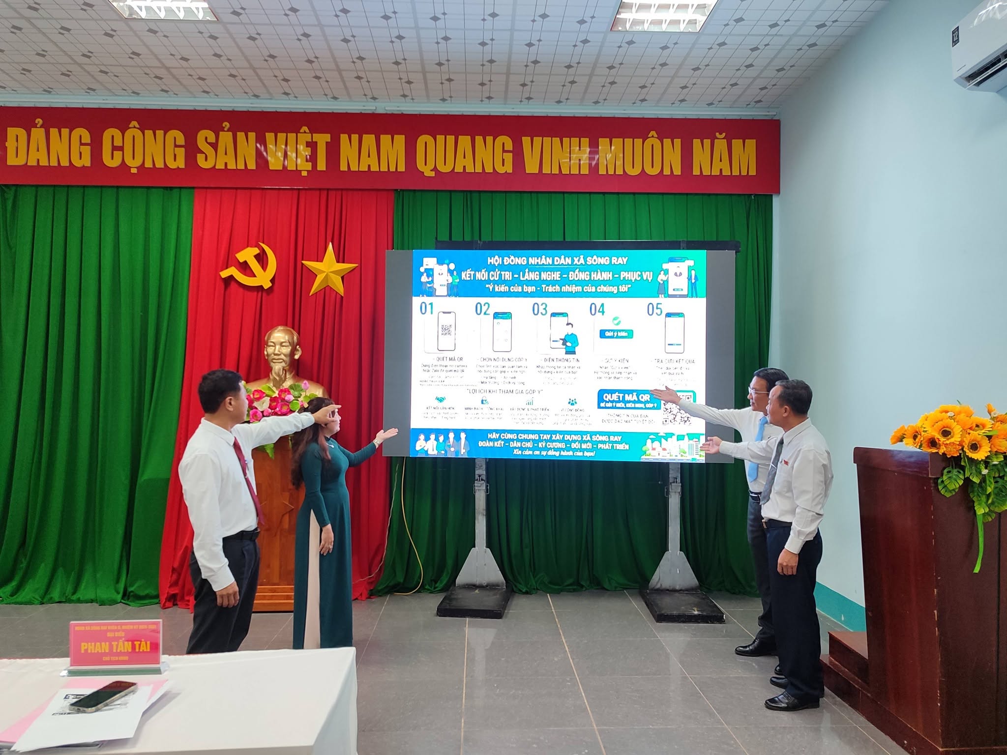 RA MẮT MÔ HÌNH CHUYỂN ĐỔI SỐ “ĐẠI BIỂU HĐND XÃ SÔNG RAY - KẾT NỐI CỬ TRI - LẮNG NGHE - ĐỒNG HÀNH - PHỤC VỤ”